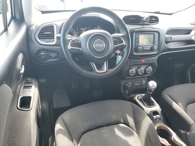Used 2015 Jeep Renegade Latitude AWD/4WD image 11