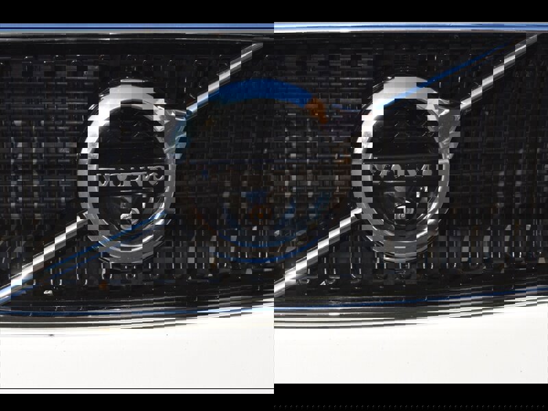 Used 2017 Volvo S90 T5 Momentum w/ Vision Package image 45