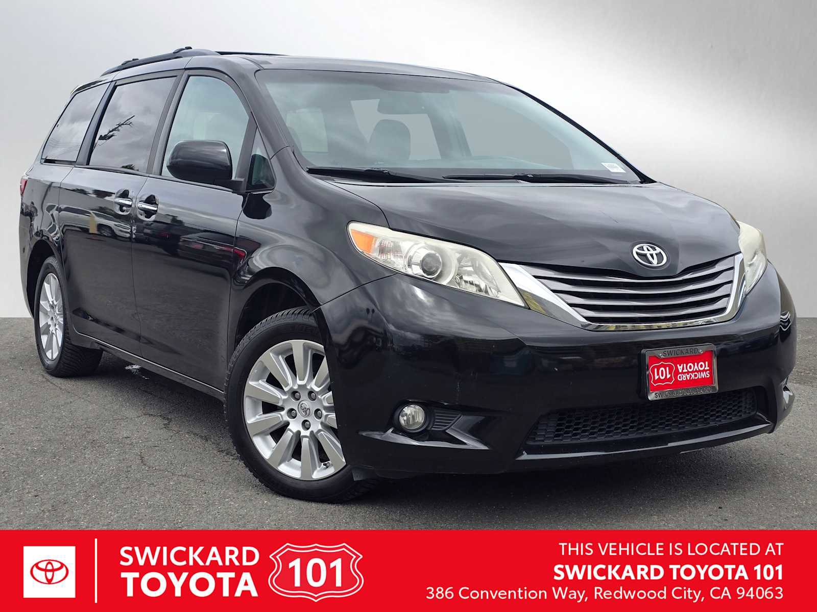 Used 2015 Toyota Sienna XLE w/ XLE Navigation Package