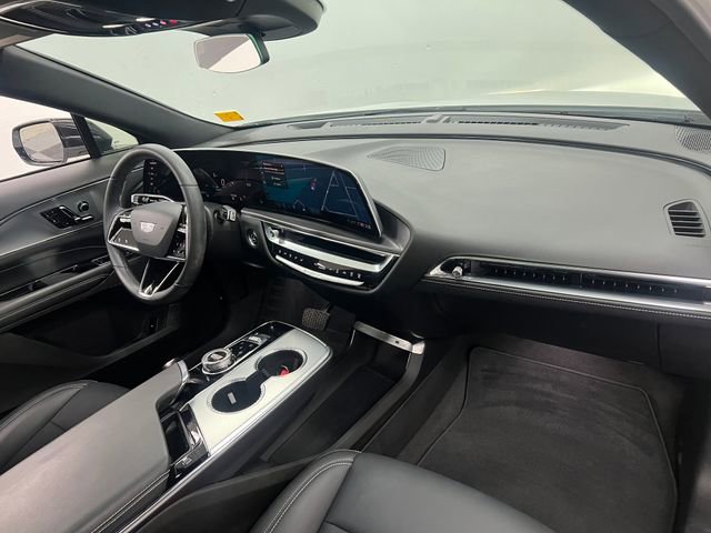 Used 2024 Cadillac Lyriq Tech RWD image 29