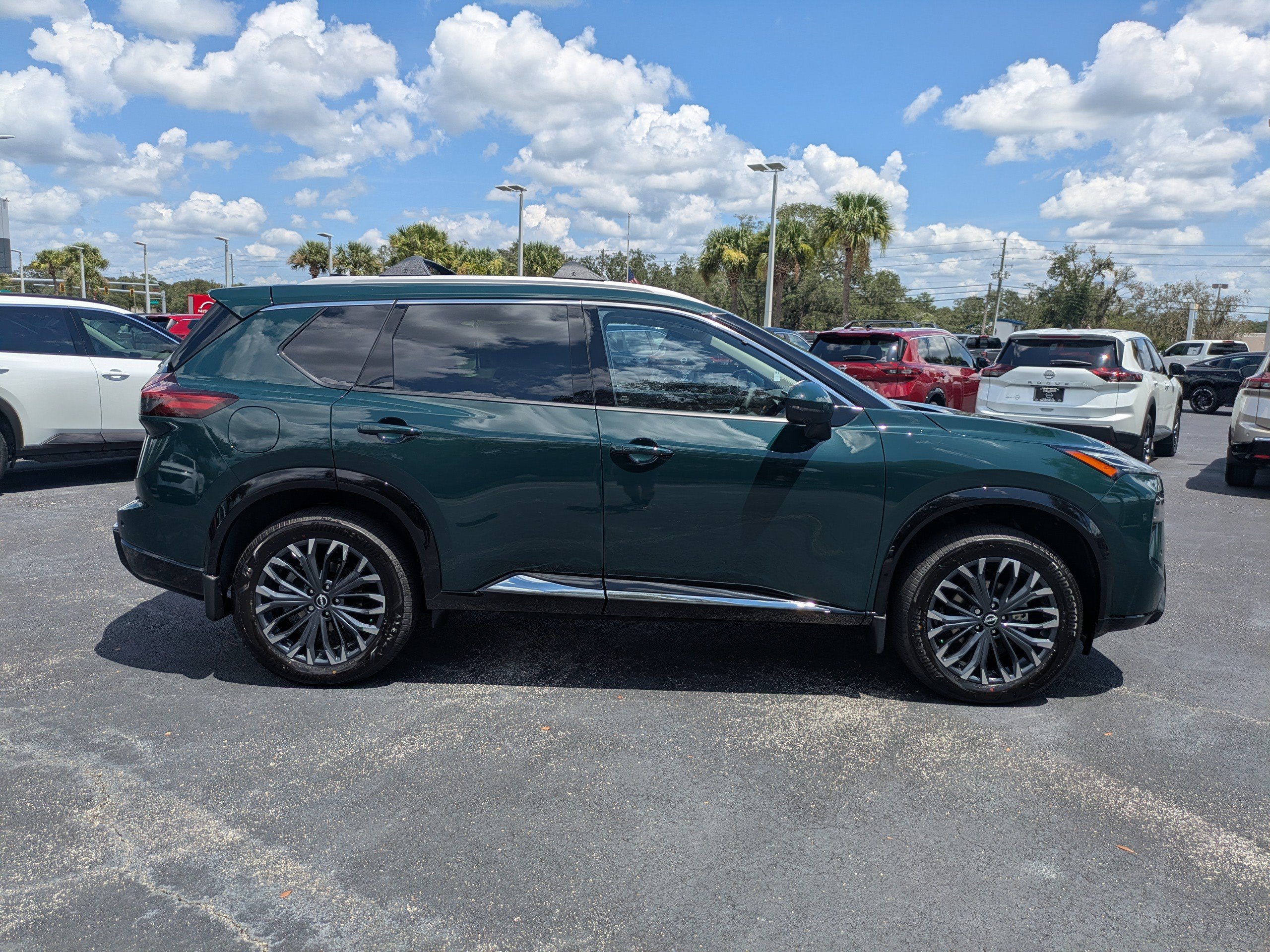 New 2026 Nissan Rogue Platinum AWD/4WD image 3