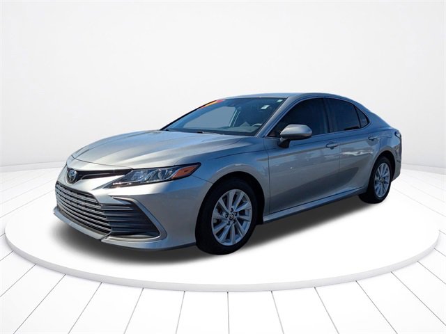 Used 2022 Toyota Camry LE image 7