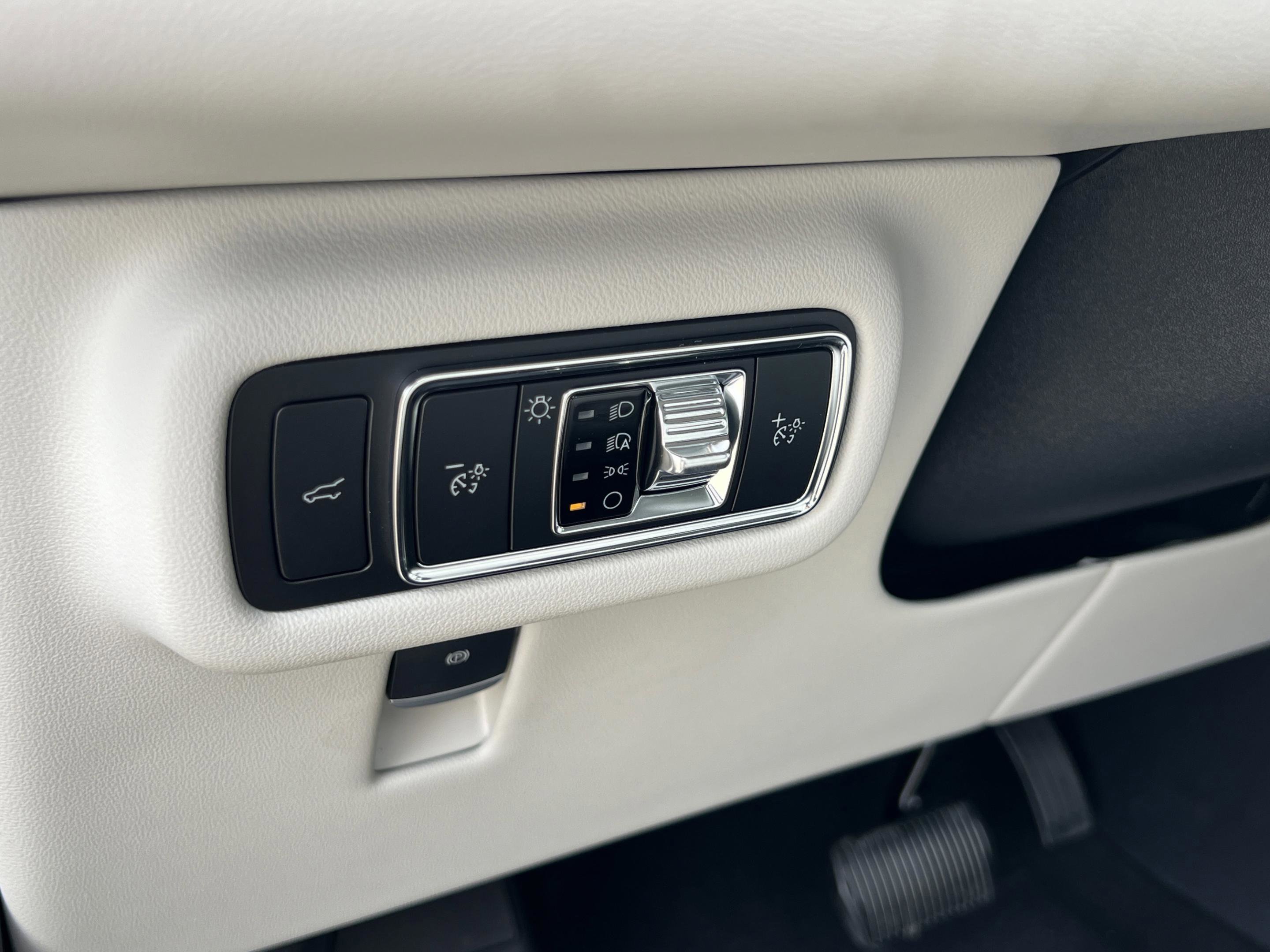 New 2026 Lincoln Nautilus Premier w/ Equipment Group 102A AWD/4WD image 12