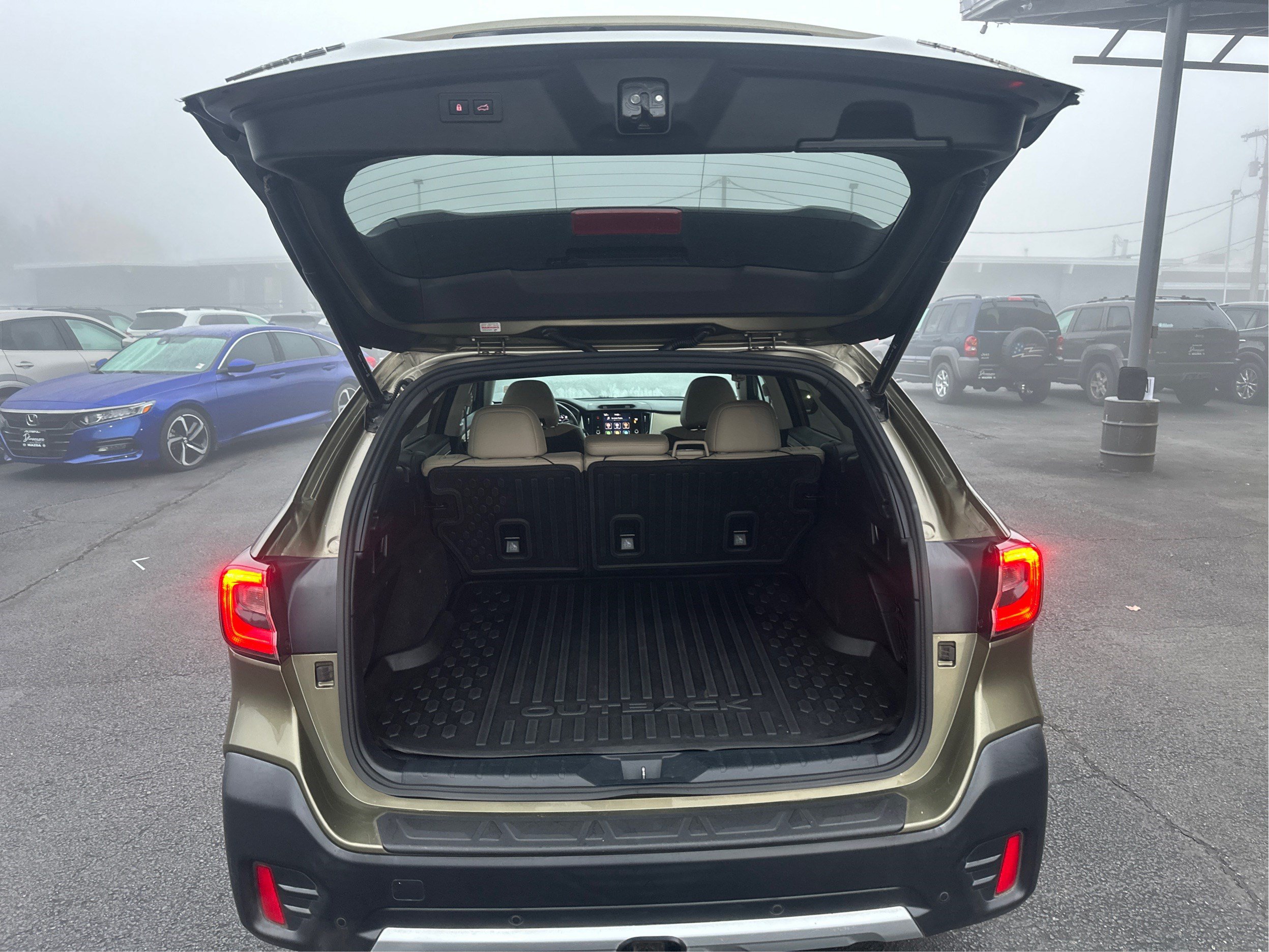 Used 2021 Subaru Outback Limited AWD/4WD image 11