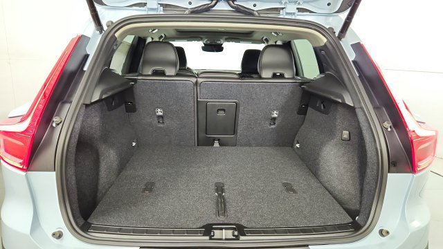 New 2026 Volvo XC40 B5 Plus w/ Climate Package AWD/4WD image 40