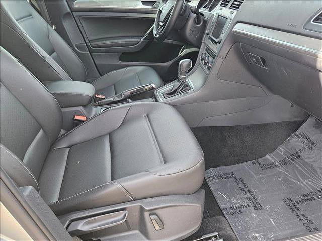 Used 2016 Volkswagen Golf SE w/ Lighting Package FWD image 20