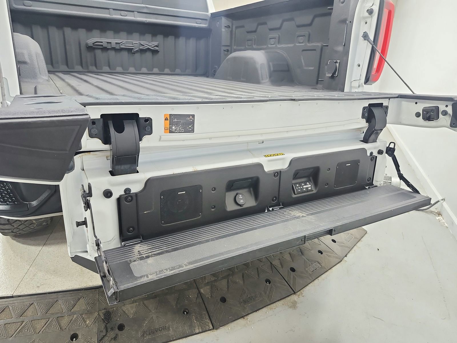 Used 2023 GMC Sierra 1500 AT4X image 49