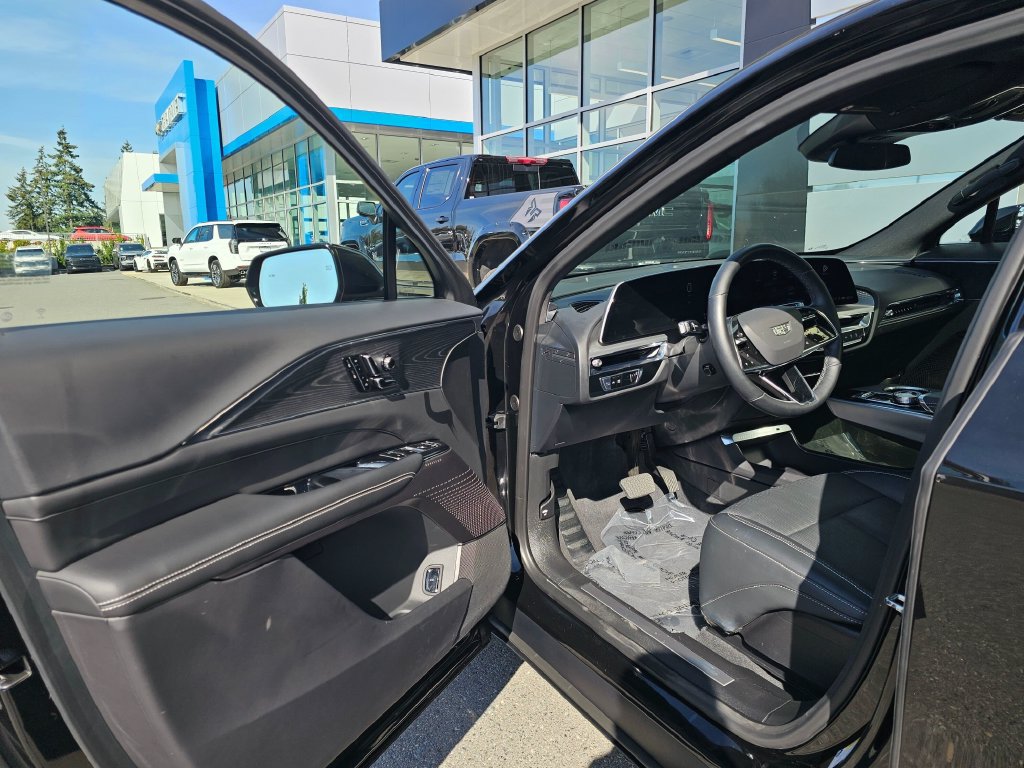Used 2024 Cadillac Lyriq Sport AWD/4WD image 22