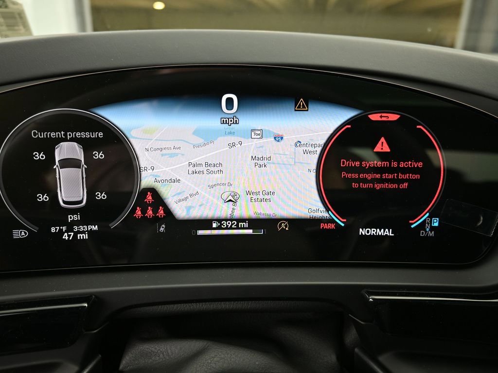 Certified 2025 Porsche Cayenne AWD/4WD image 28