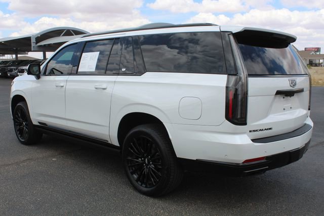 Used 2025 Cadillac Escalade ESV Sport Platinum w/ LPO, Floor Liner Package AWD/4WD image 9