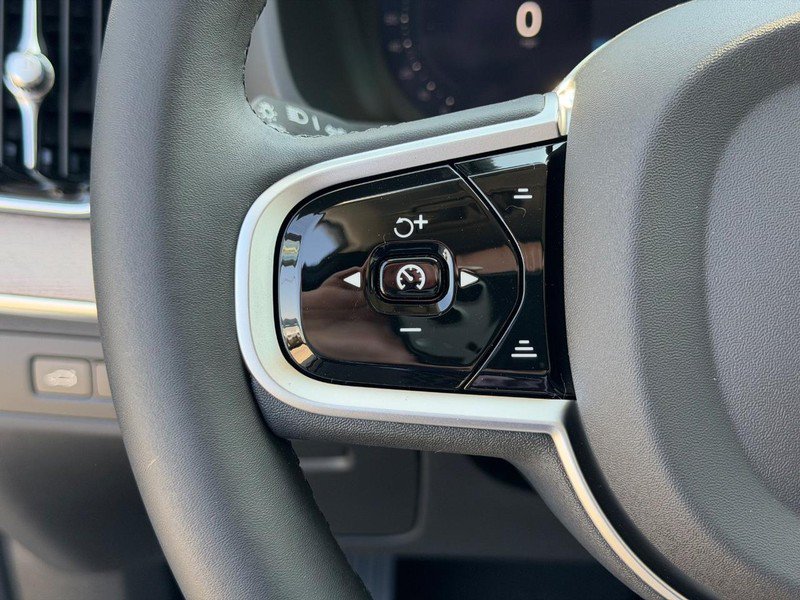 New 2026 Volvo XC90 T8 Plus w/ Protection Package AWD/4WD image 12