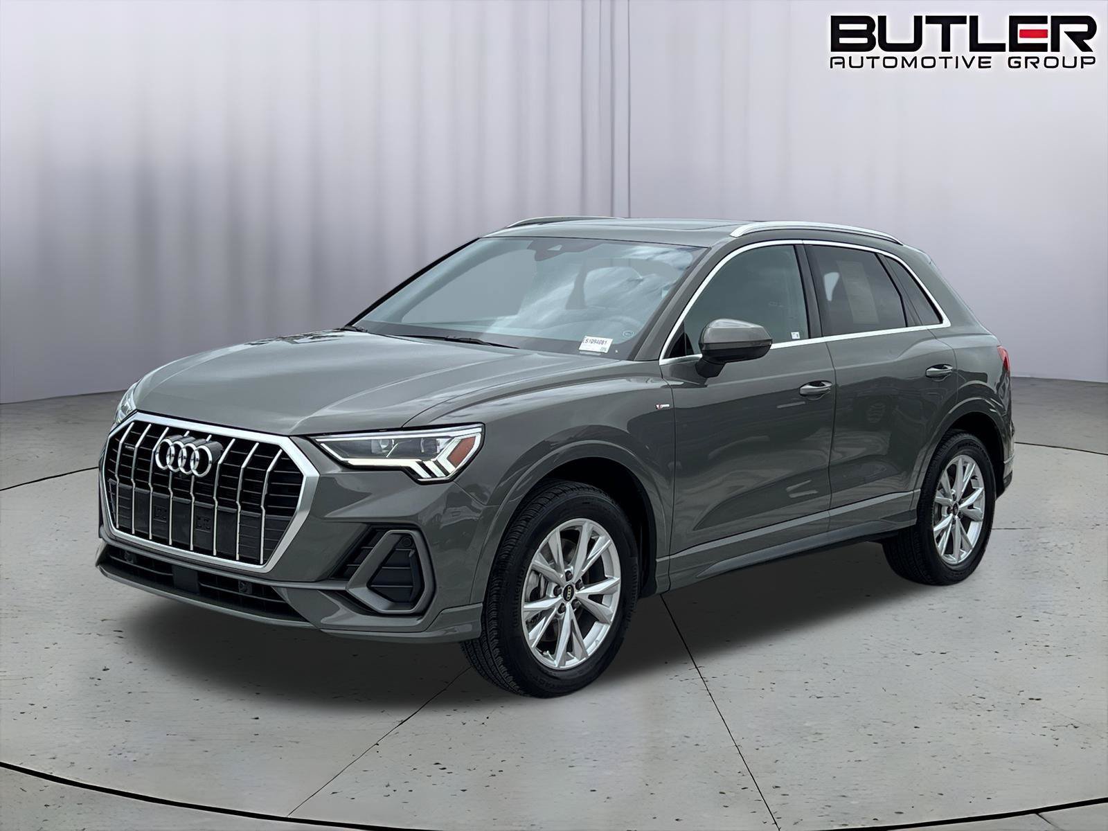 Certified 2025 Audi Q3 2.0T Premium Plus w/ Premium Plus Package AWD/4WD image 1