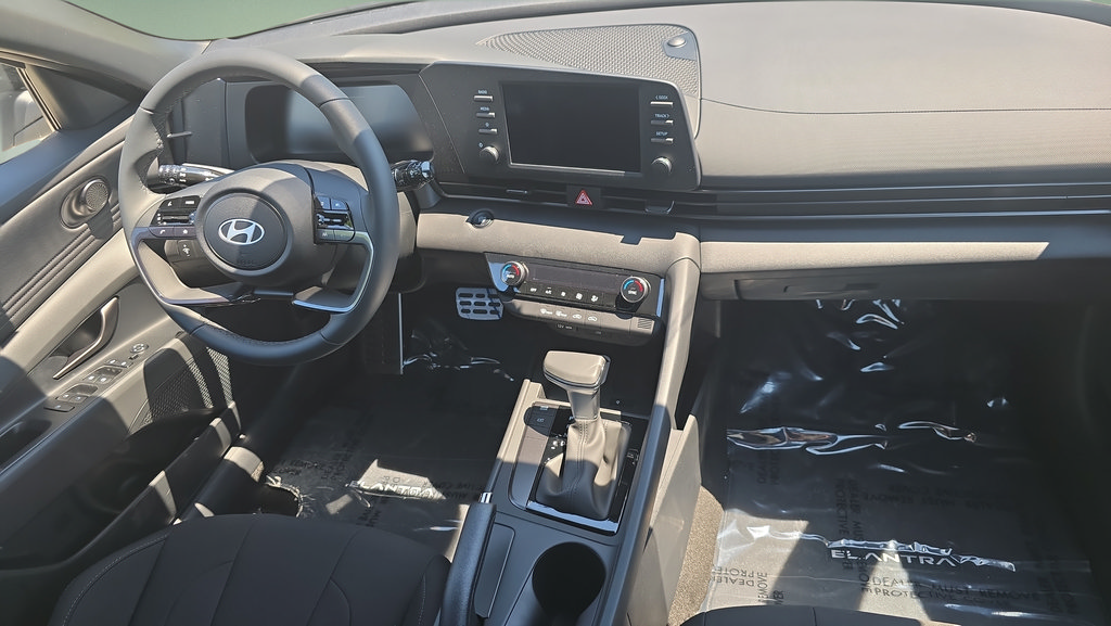 New 2026 Hyundai Elantra Sport FWD image 11