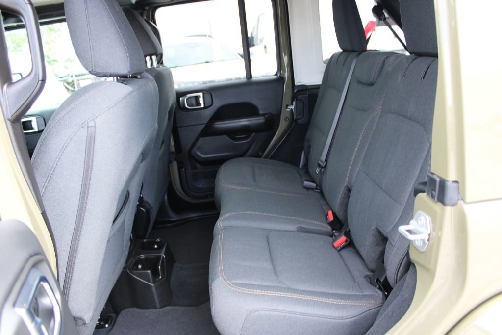 Used 2026 Jeep Wrangler Sahara AWD/4WD image 15