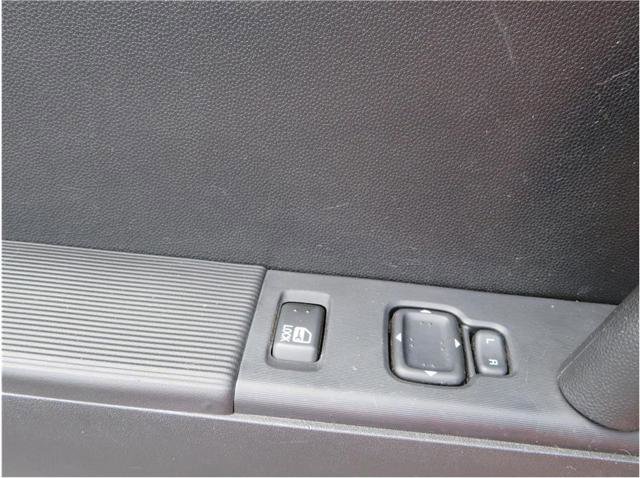 Used 2006 MAZDA MX-5 Miata Sport RWD image 9