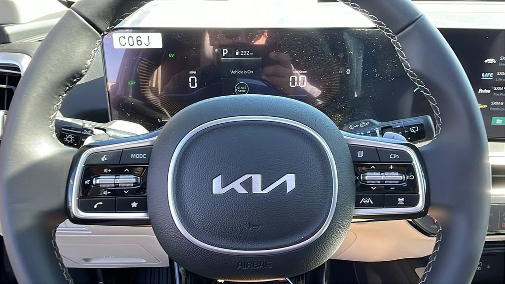Used 2025 Kia Sorento EX w/ EX Panoramic Sunroof Package image 23