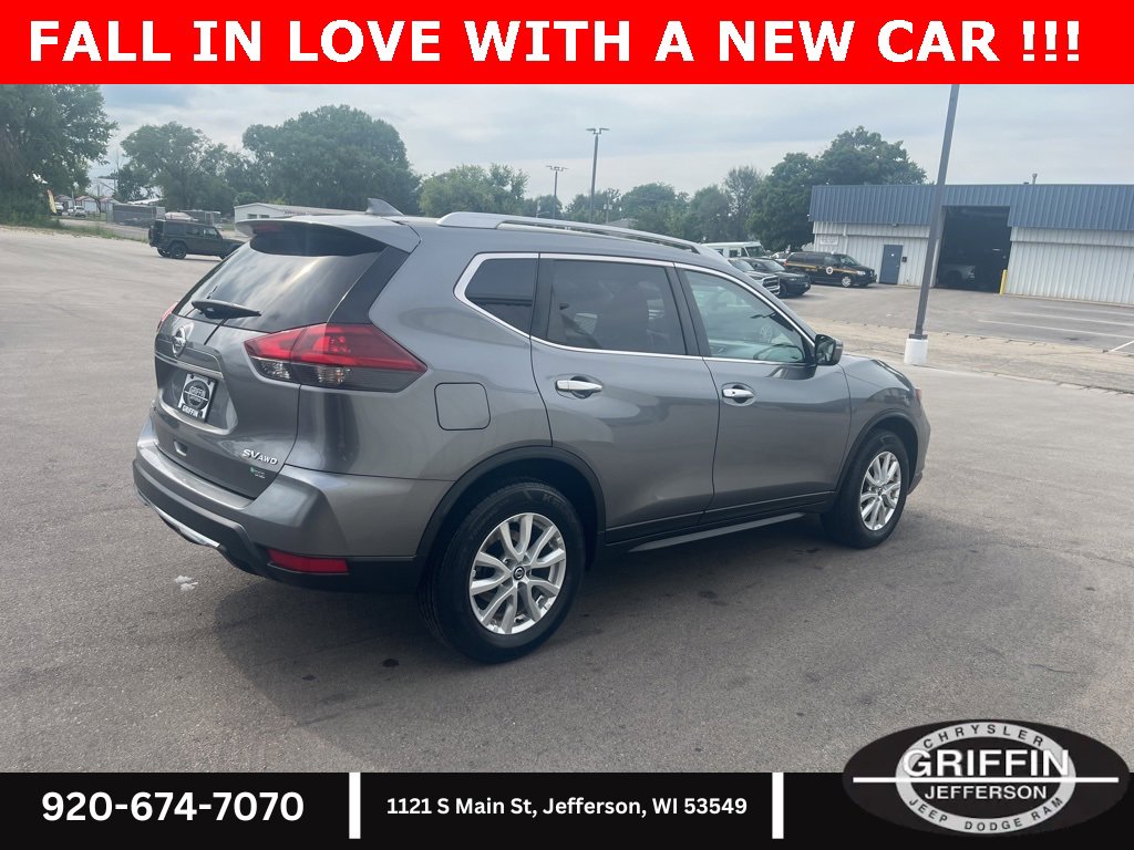 Used 2018 Nissan Rogue SV image 5