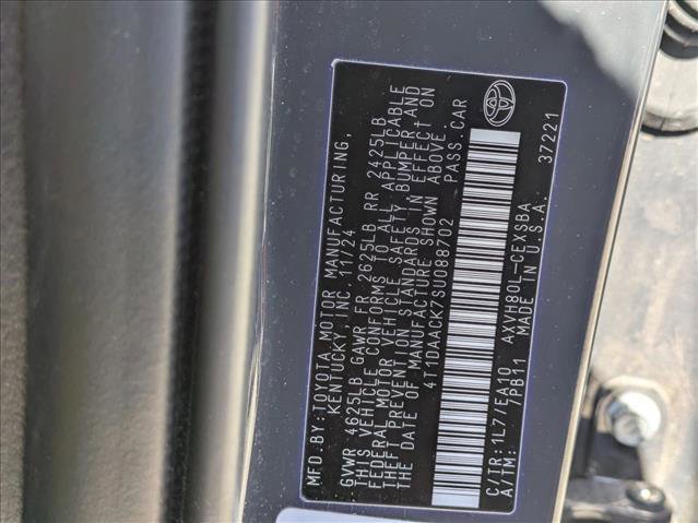 Used 2025 Toyota Camry SE image 17