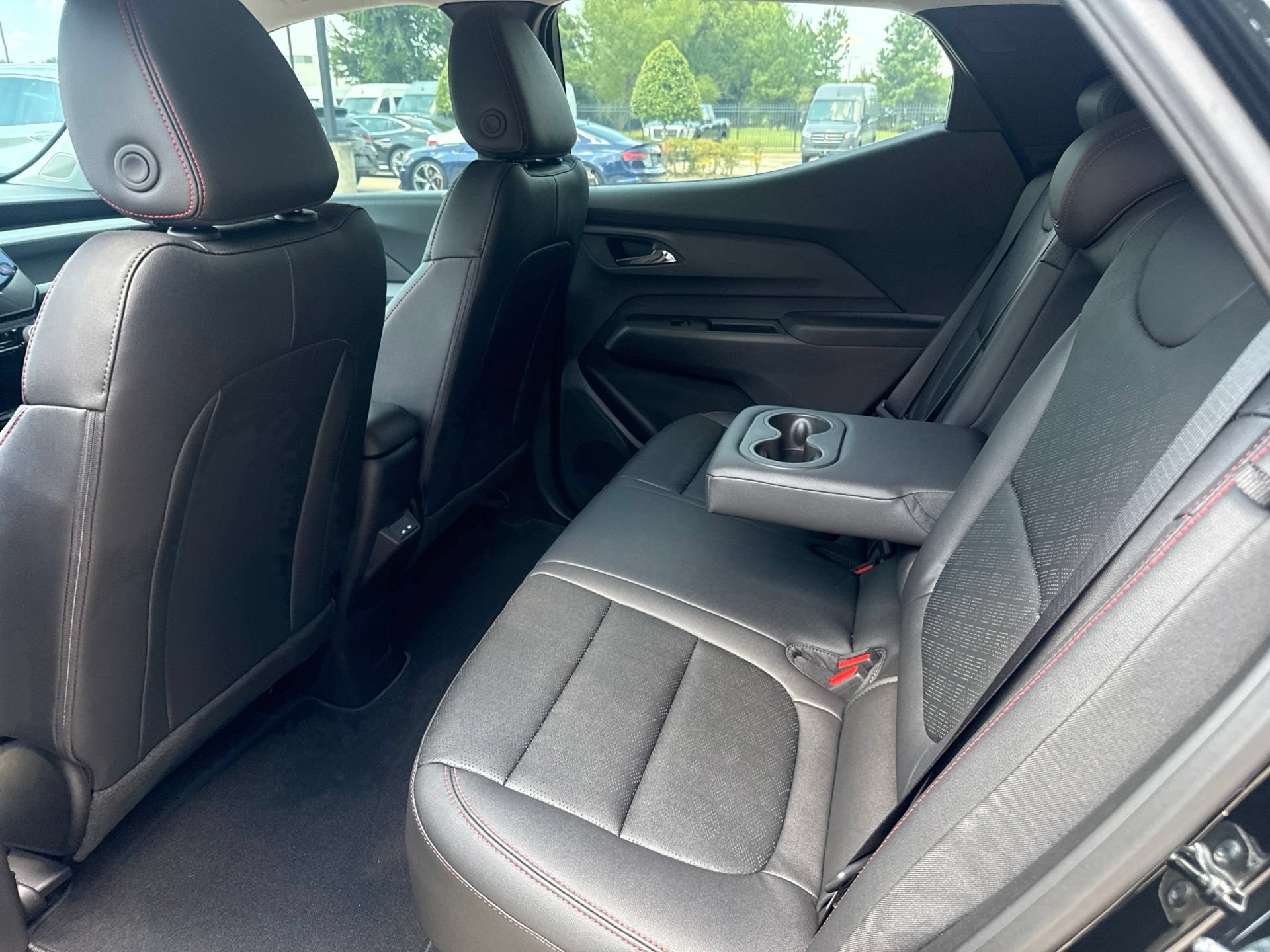 Used 2027 Chevrolet Bolt RS w/ Technology Package FWD image 10
