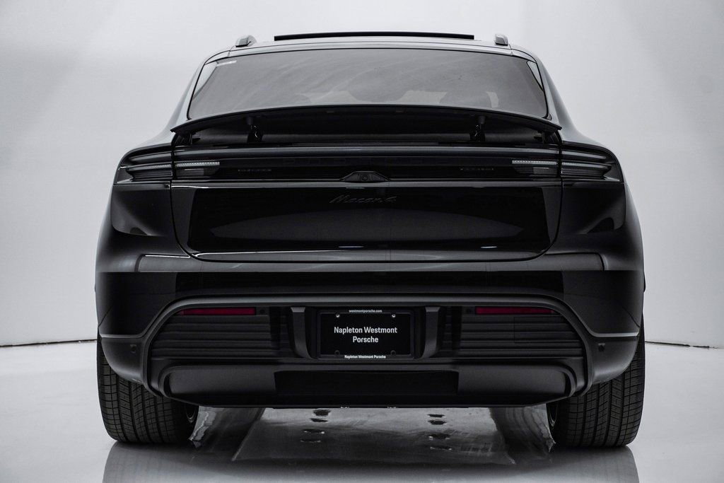 New 2026 Porsche Macan 4 Electric image 10