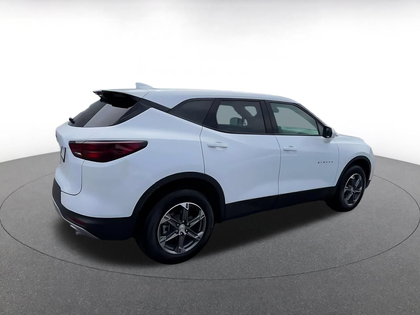 Used 2026 Chevrolet Blazer LT AWD/4WD image 14