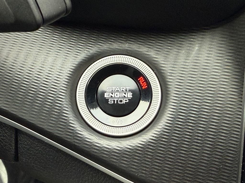 Used 2024 Jeep Grand Cherokee L Laredo image 20