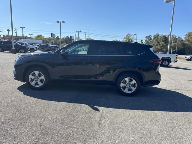 Used 2024 Toyota Highlander LE image 7