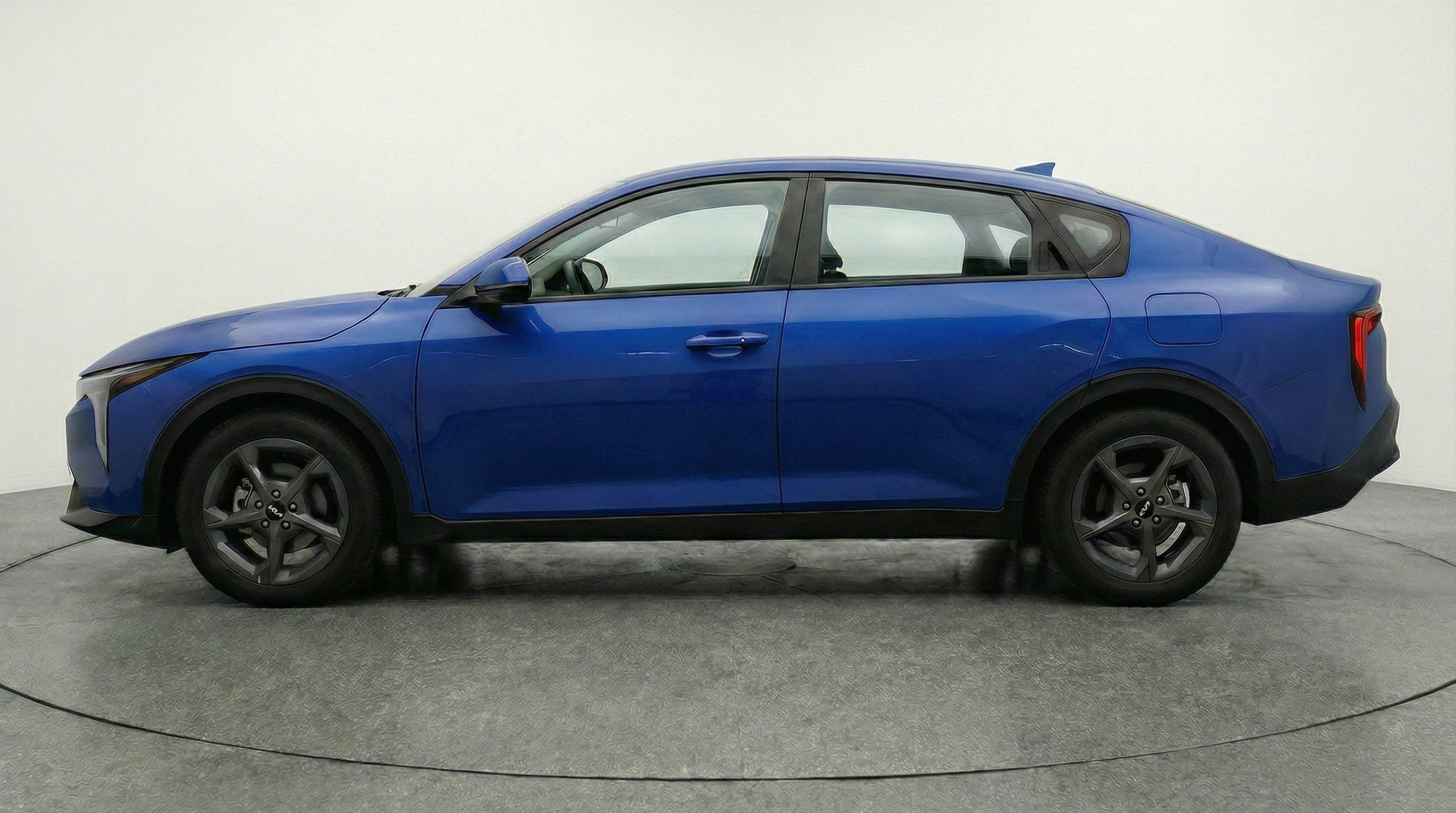 Used 2025 Kia K4 FWD image 5