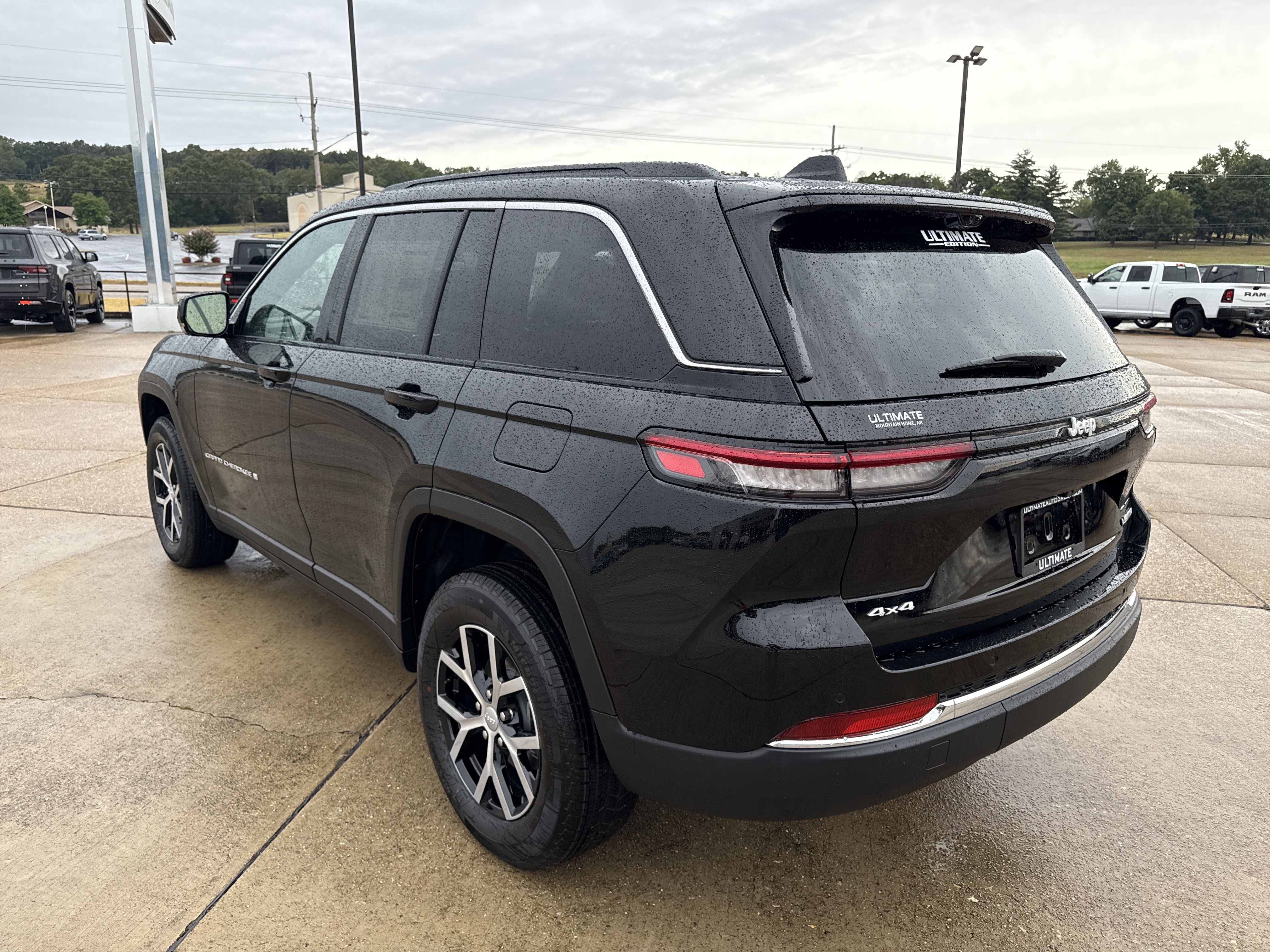 New 2025 Jeep Grand Cherokee Limited w/ Luxury Tech Group II image 6