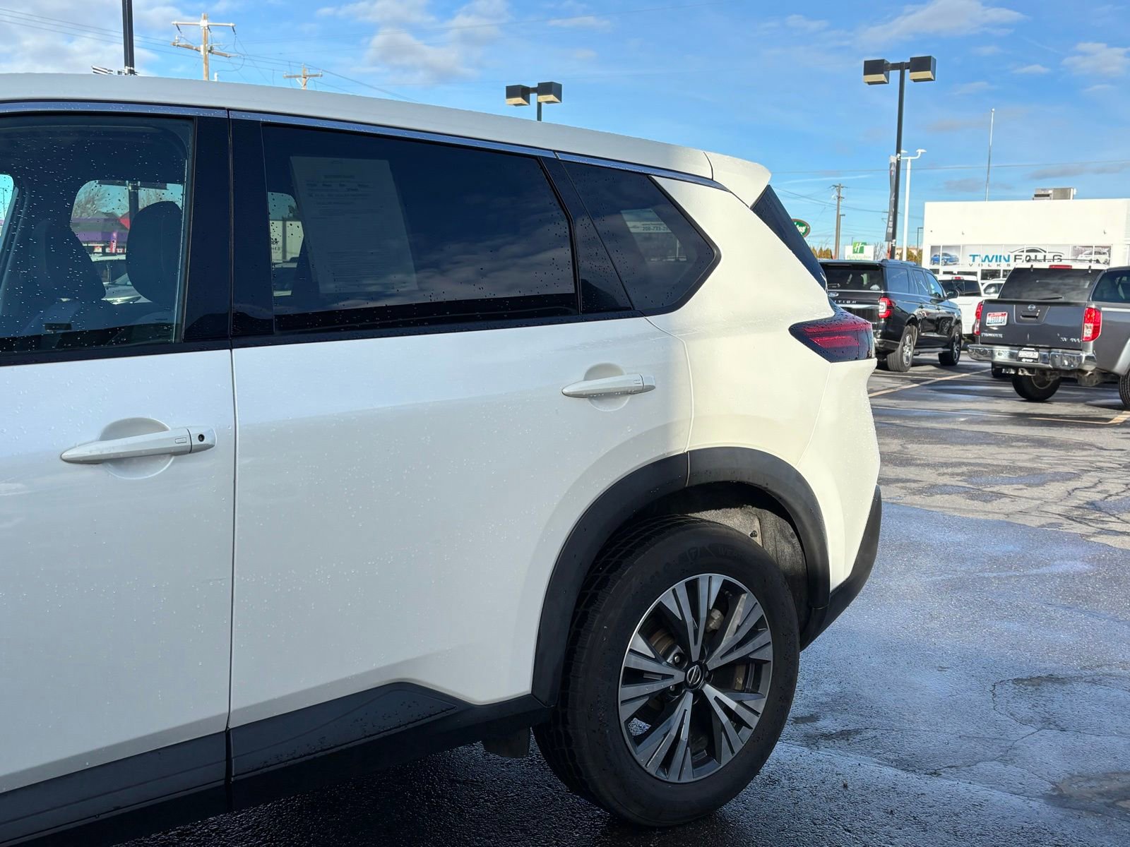 Used 2021 Nissan Rogue SV AWD/4WD image 7