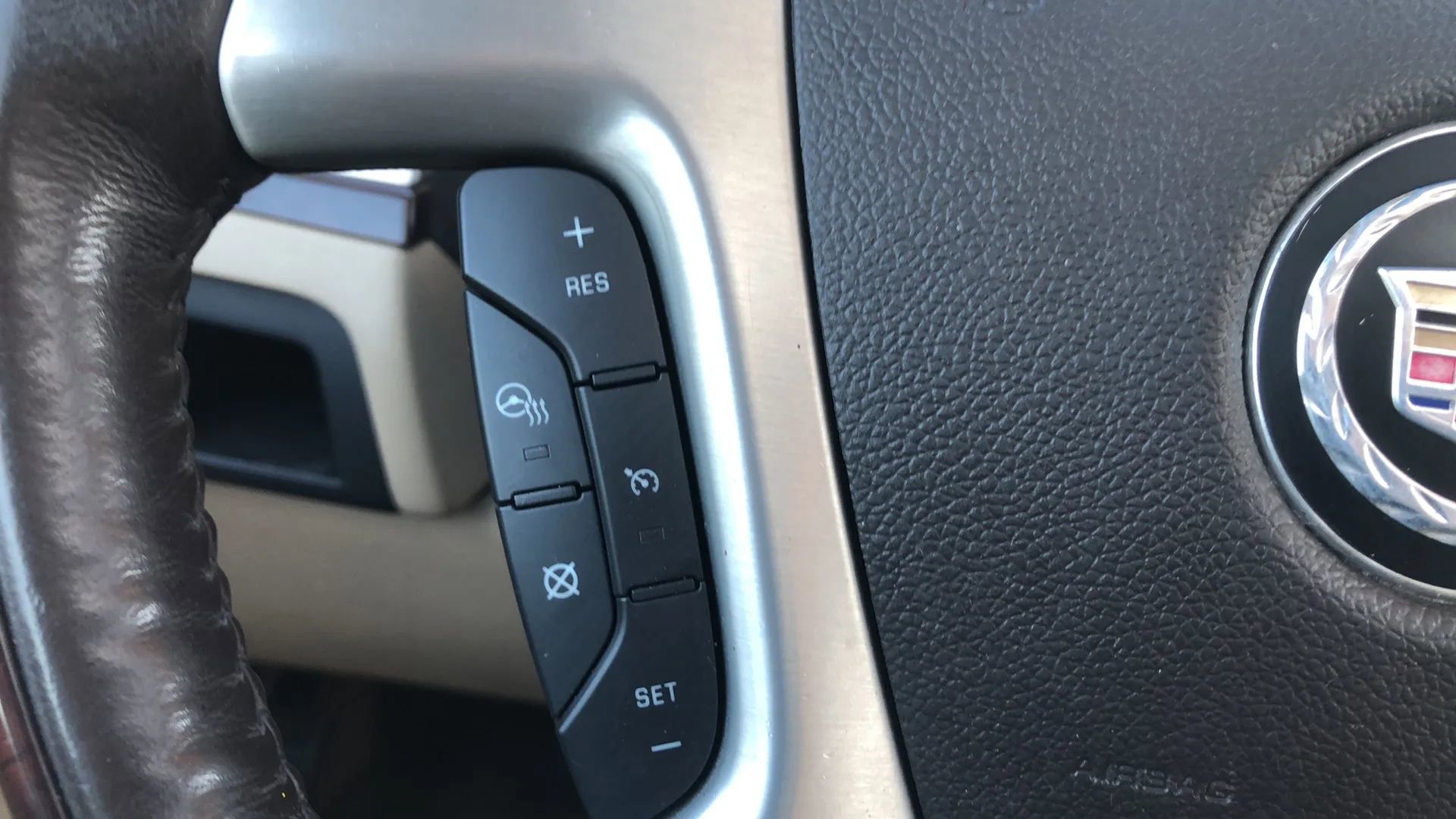Used 2012 Cadillac Escalade Premium image 37