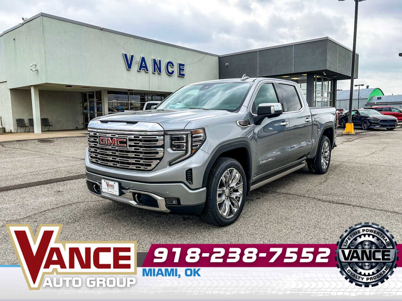 Used 2024 GMC Sierra 1500 Denali w/ Denali Reserve Package AWD/4WD image 3