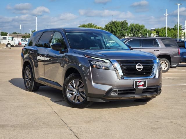 Used 2025 Nissan Pathfinder S FWD video 2