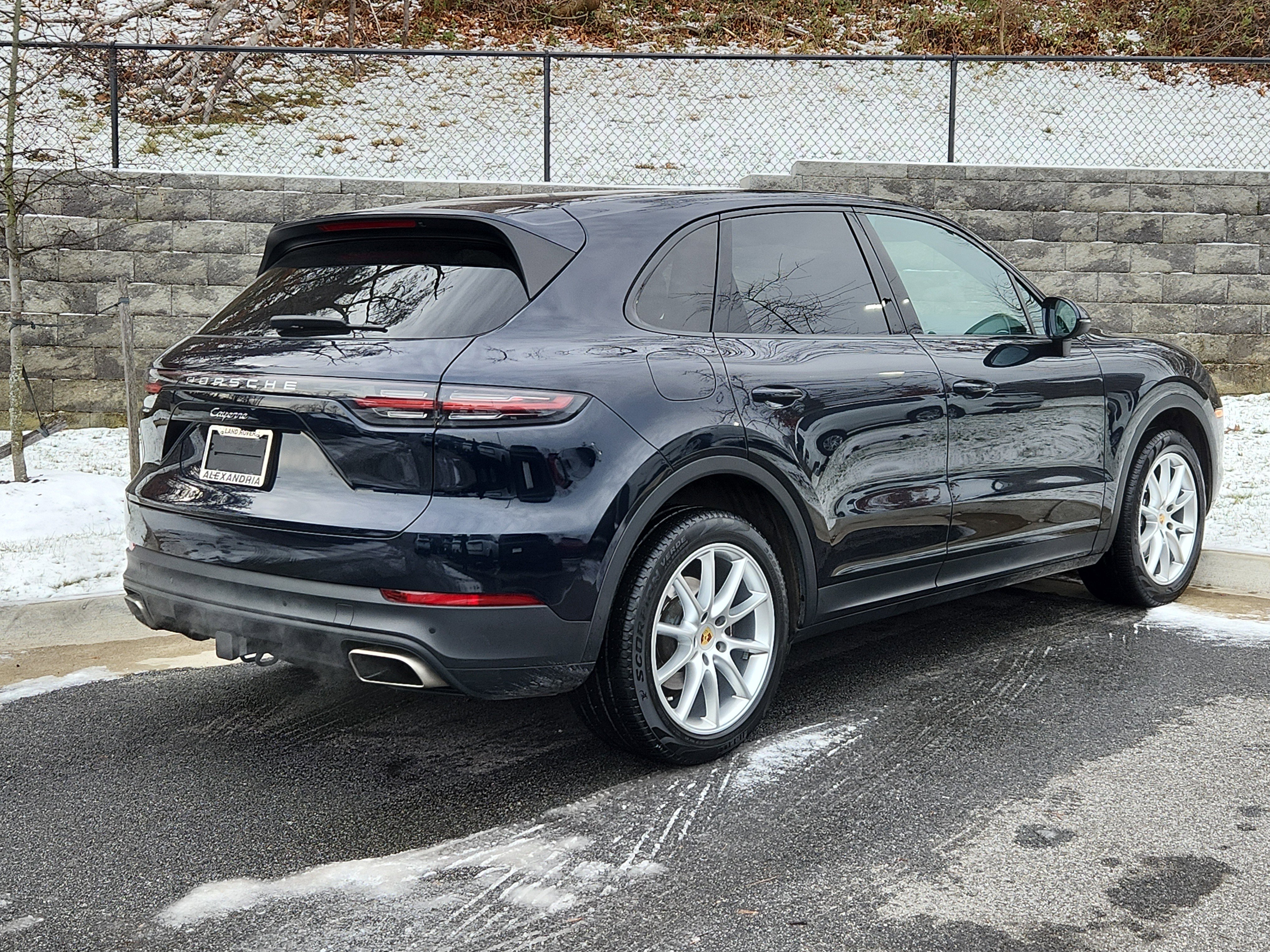 Used 2020 Porsche Cayenne image 2