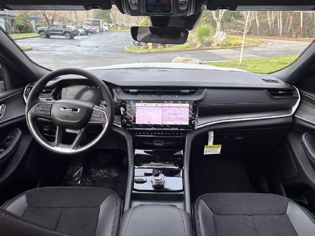 New 2026 Jeep Grand Cherokee Altitude AWD/4WD image 11