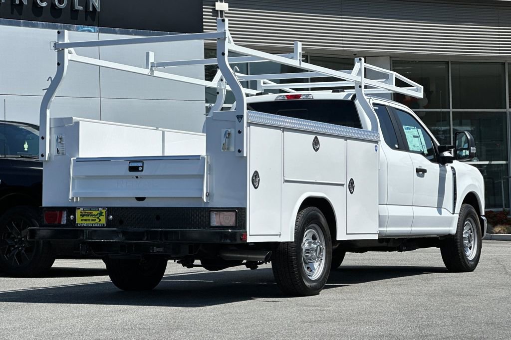 New 2025 Ford F350 XL w/ XL Chrome Package RWD image 4