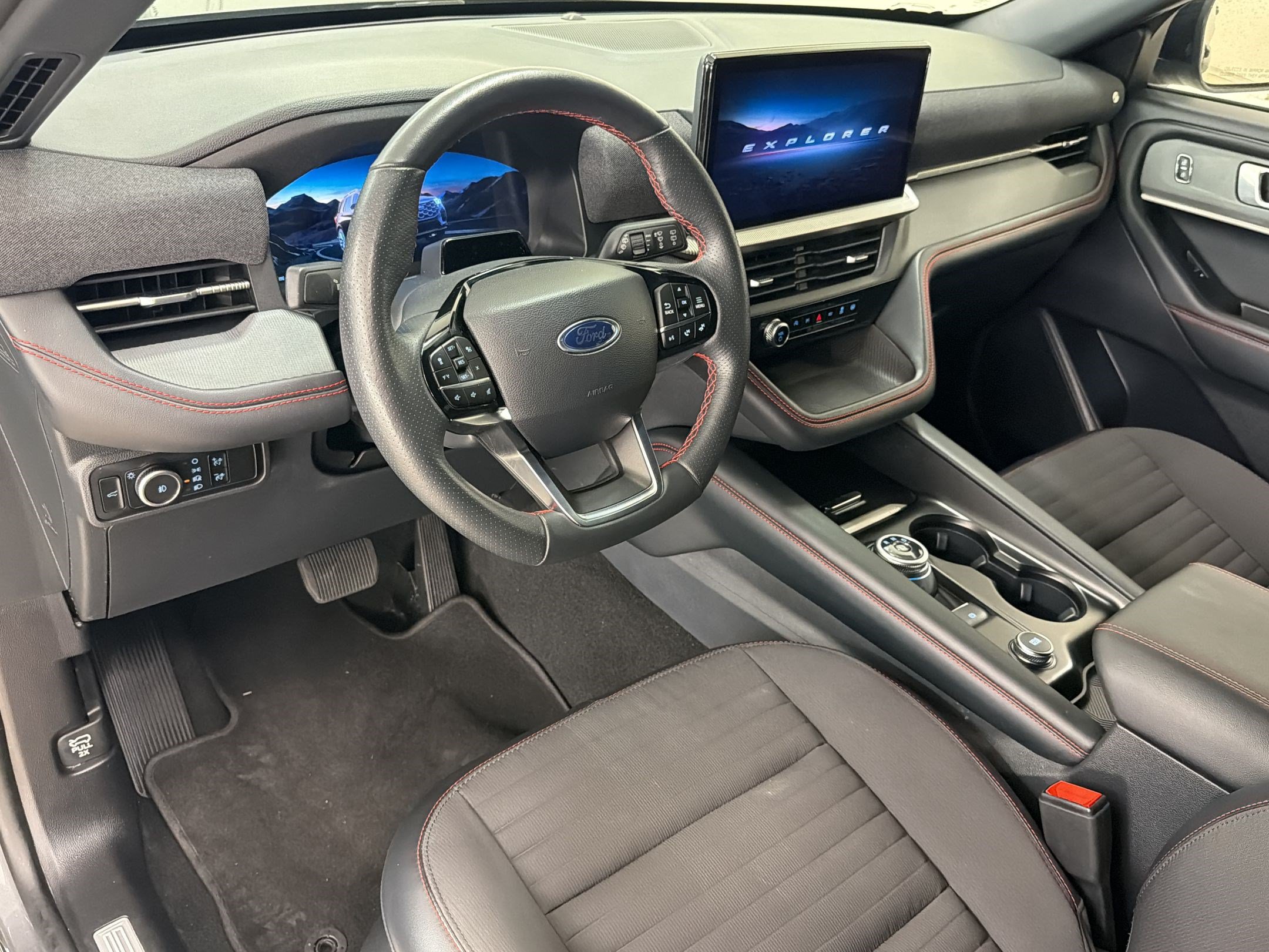 Certified 2025 Ford Explorer ST-Line w/ ST-Line Street Pack AWD/4WD image 4