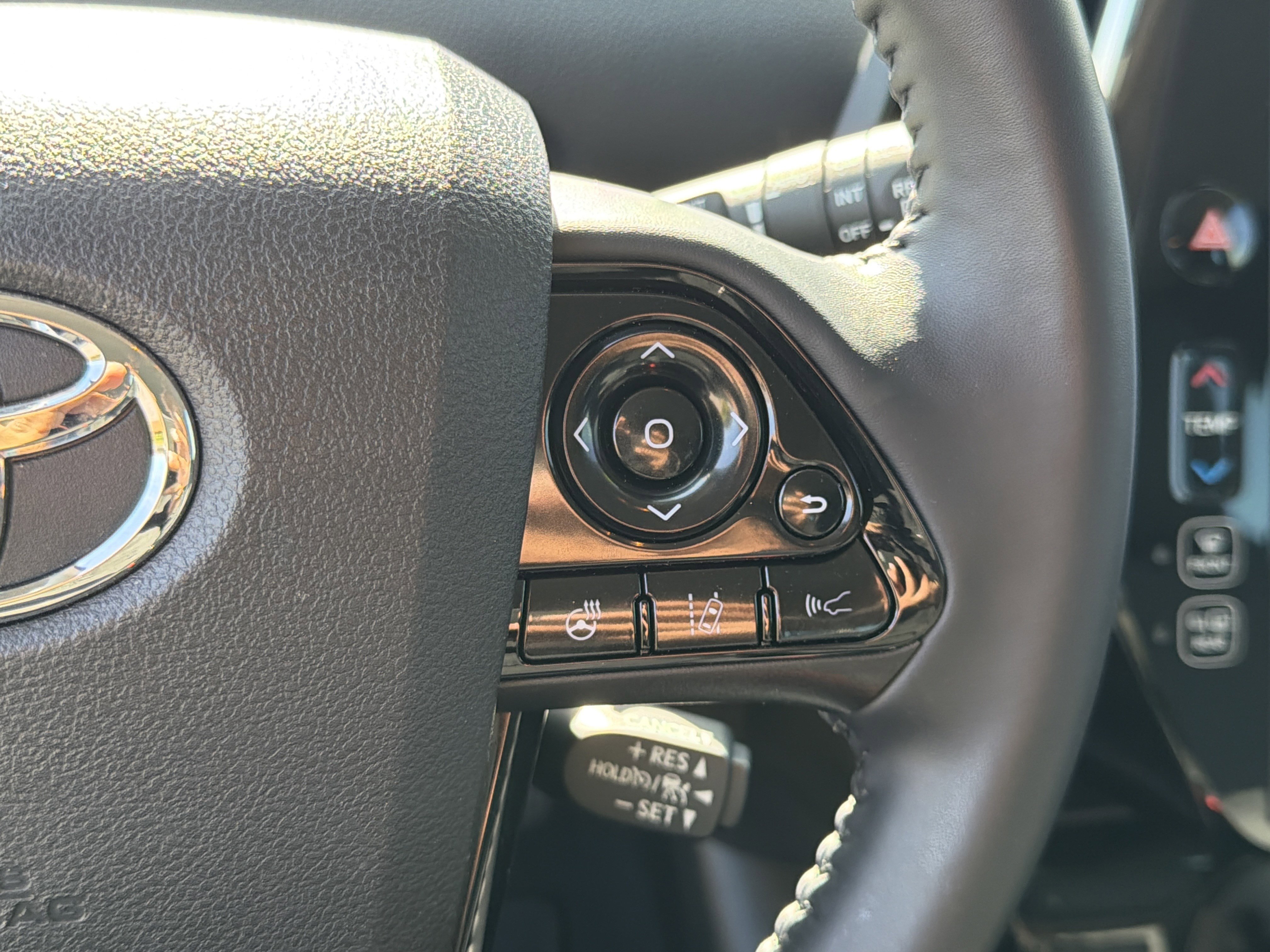 Certified 2022 Toyota Prius Limited image 11