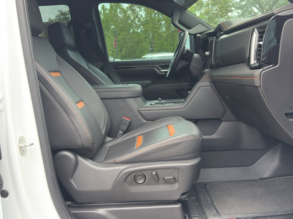 Used 2025 GMC Sierra 2500 AT4 image 15