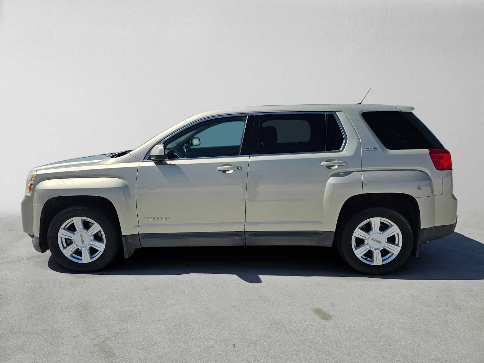 Used 2014 GMC Terrain SLE w/ LPO, Protection Package FWD image 6