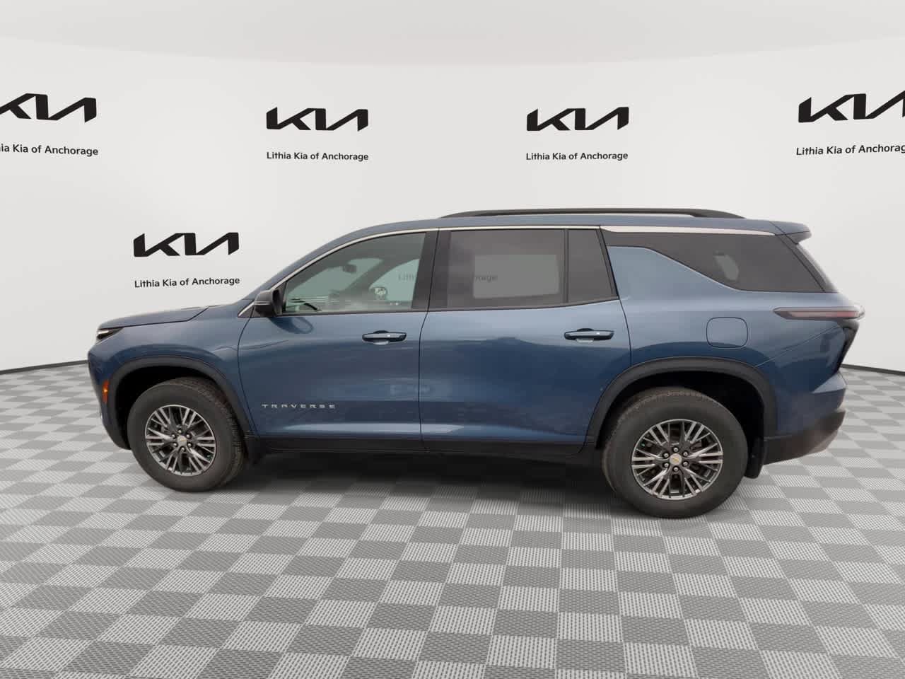 Used 2024 Chevrolet Traverse LT w/ LPO, Floor Liner Package AWD/4WD image 6