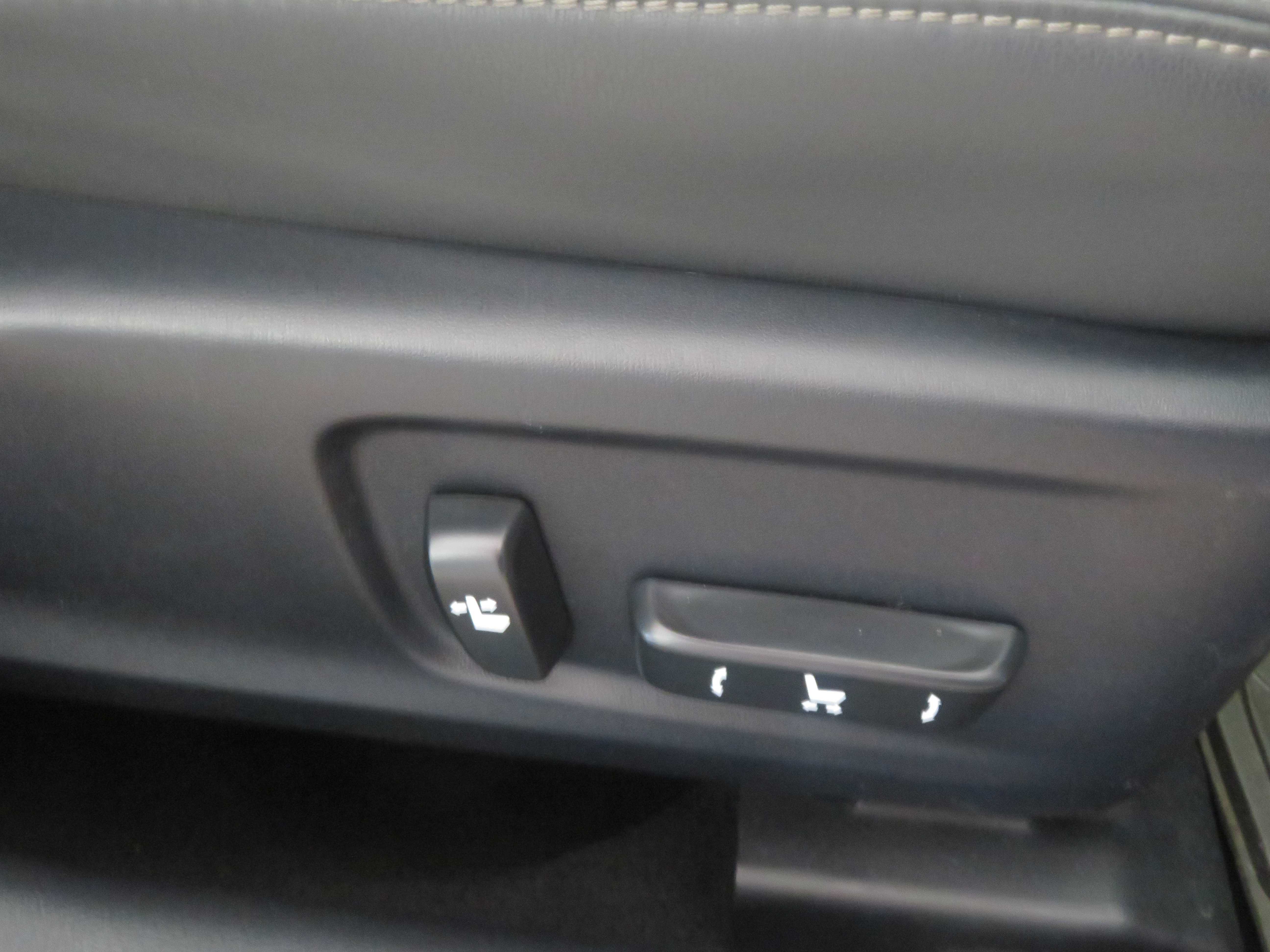 Used 2018 Lexus IS 300 w/ Accessory Package 2 RWD image 26