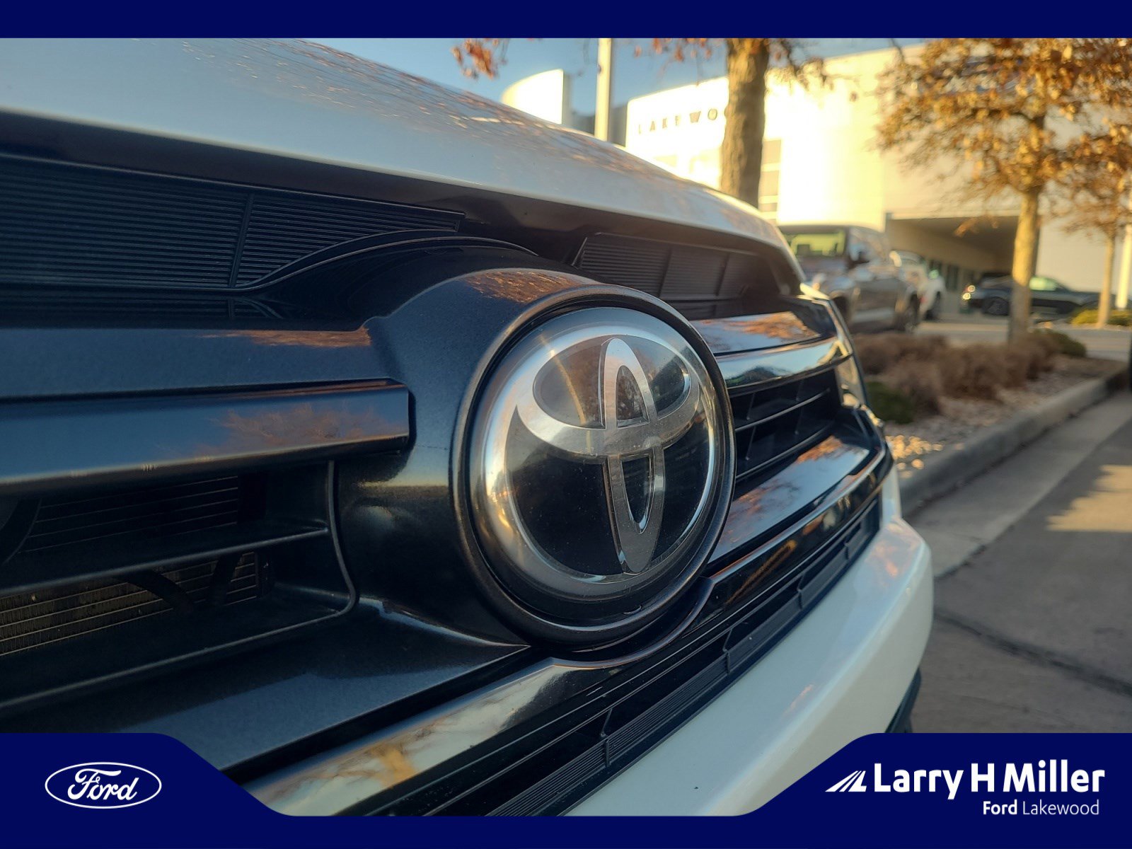 Used 2019 Toyota Highlander SE image 23