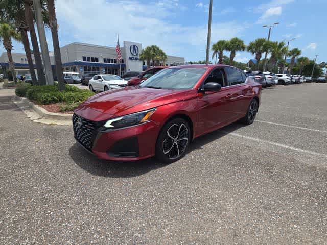 Used 2023 Nissan Altima 2.5 SR w/ SR Premium Package FWD image 4