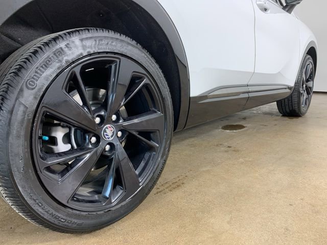 Used 2022 Buick Envision Essence w/ Technology Package I FWD image 9