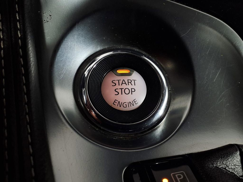 Used 2022 Nissan Maxima SV w/ Floor Mat Group FWD image 17