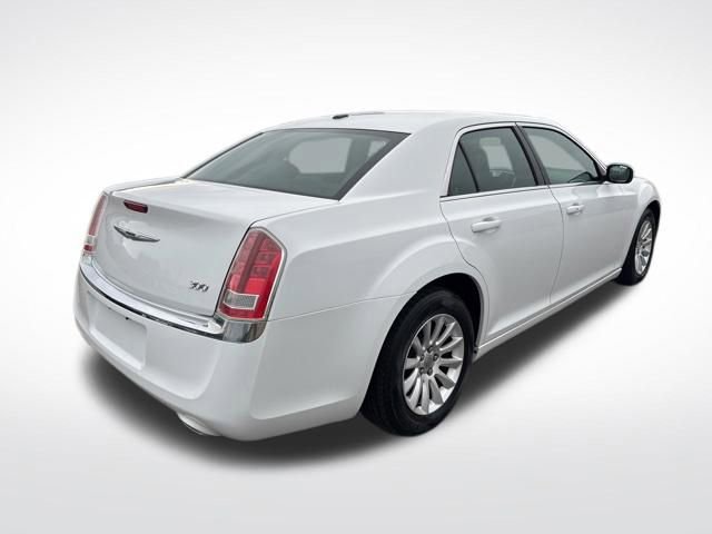 Used 2014 Chrysler 300 w/ Driver Convenience Group RWD image 5