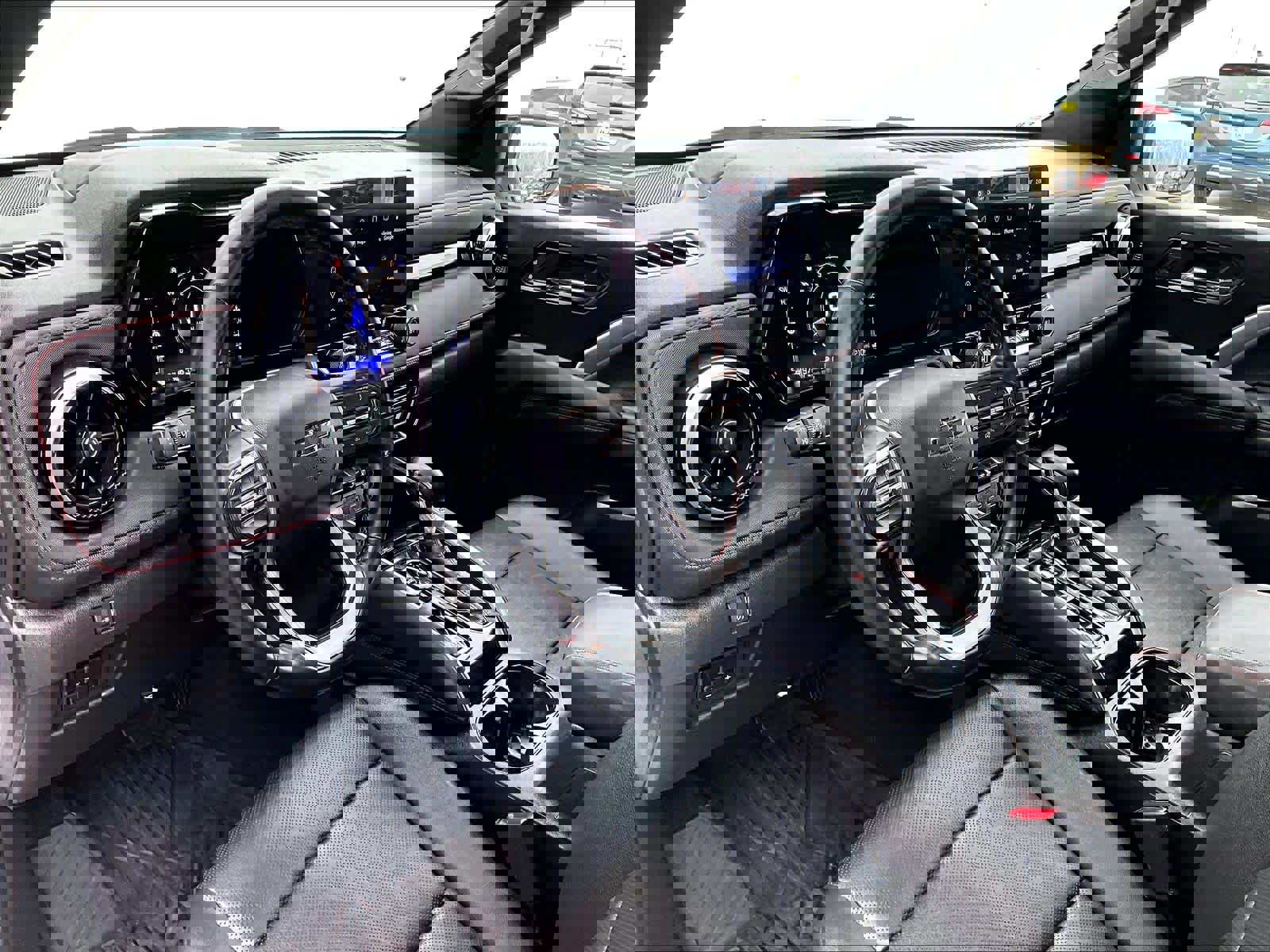 Used 2023 Chevrolet Colorado Z71 w/ Z71 Convenience Package 2 image 8