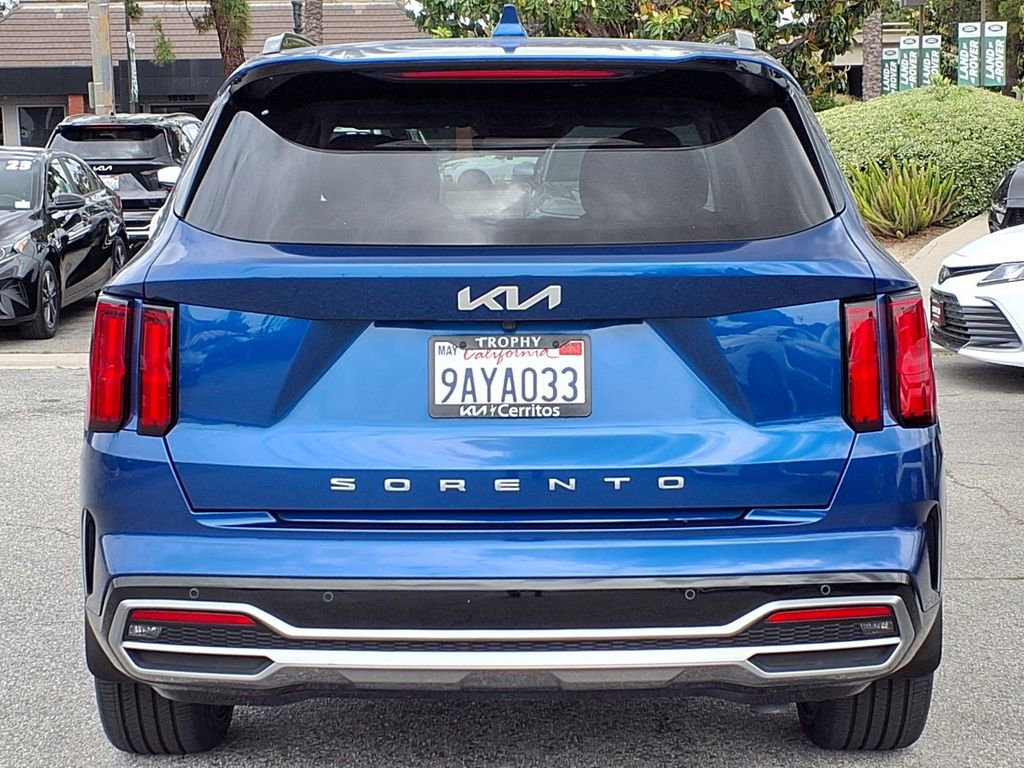 Certified 2022 Kia Sorento SX FWD image 4