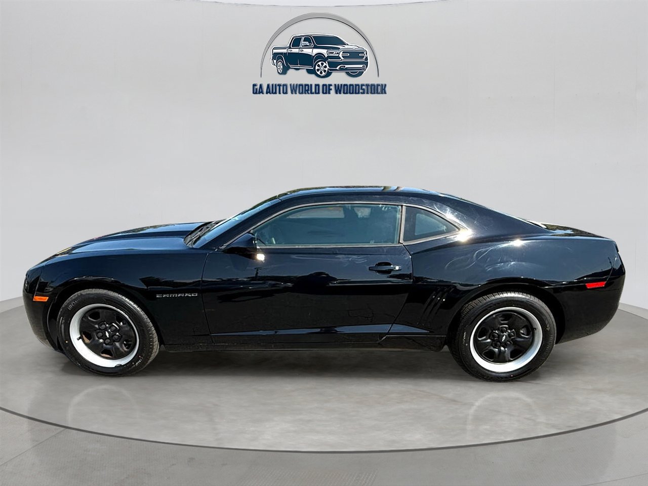 Used 2010 Chevrolet Camaro LS image 2